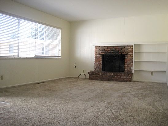 2nd image of 252 Encina Ave