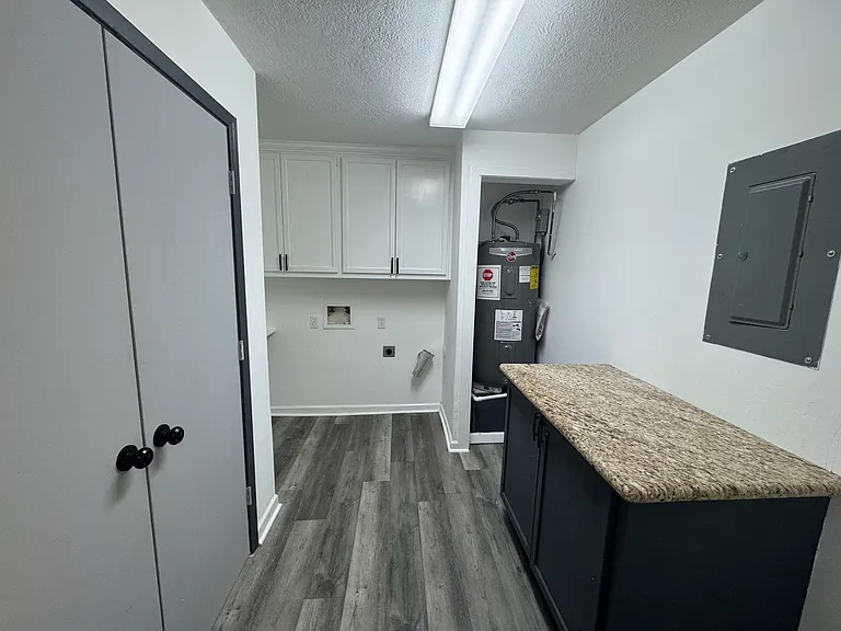 4740 Baywood Ln — Photo 15