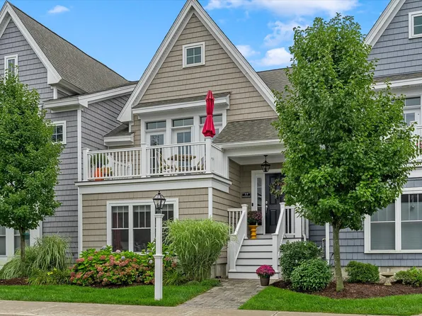 77 Sunflower Way, Plymouth, MA 02360