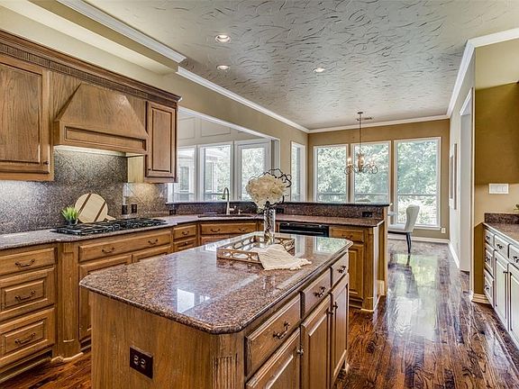 2nd image of 815 Creekline Way