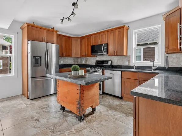 18 Vincent Ave #18, Belmont, MA 02478