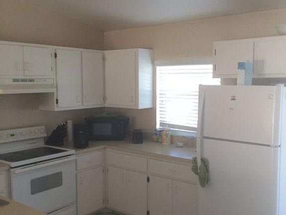 3rd image of 17541 Dumont Dr