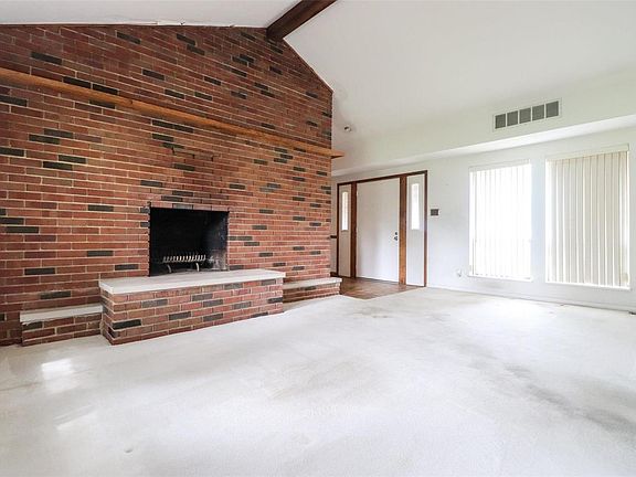5th image of 12215 Blackhall Dr