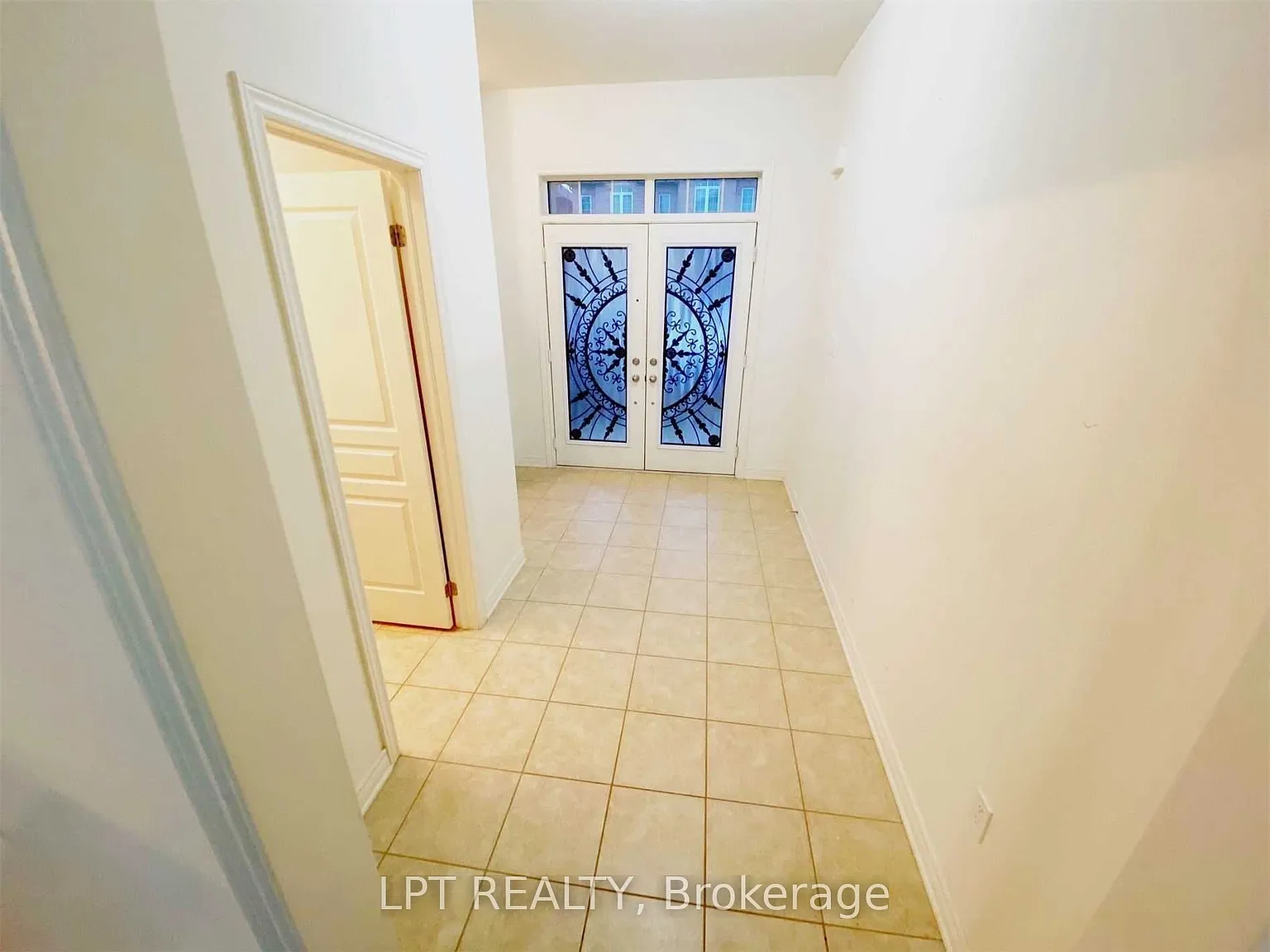 4 bed, $2,900 — Photo 2