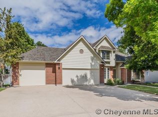 626 Oakhurst Dr, Cheyenne, WY 82009