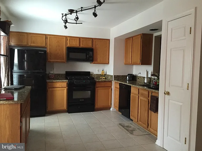 7491 Digby Grn — Photo 5
