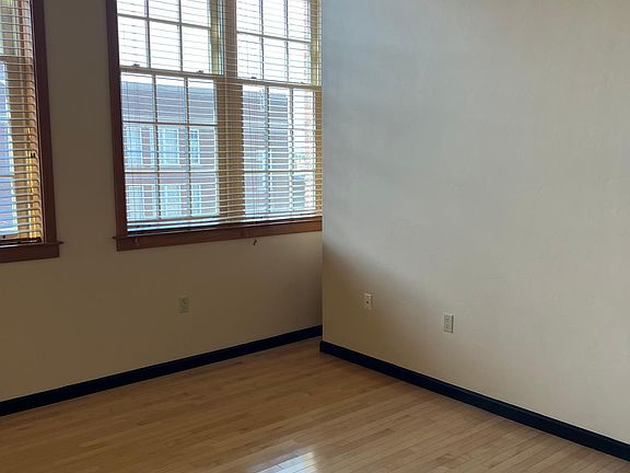 5th image of 303 Central Ave NE #303