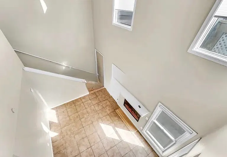 930 E Primrose St #D4 — Photo 4