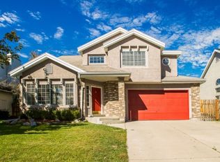 5654 S Crown Pointe Dr, Murray, UT 84107