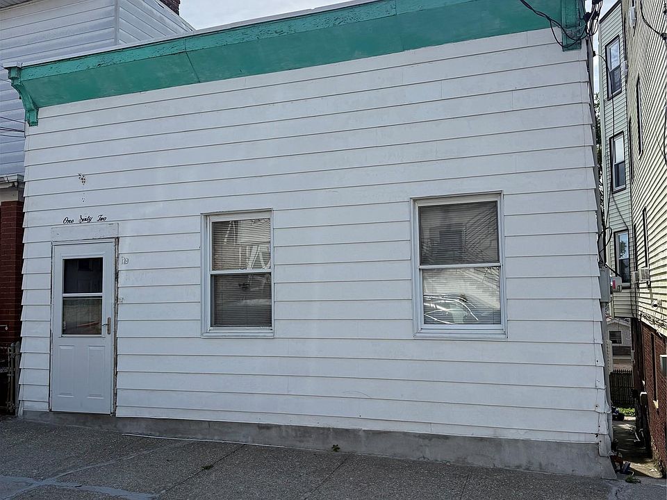 1st image of 162 Voss Avenue