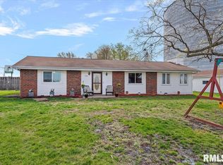 308 Jefferson St, Pleasant Plains, IL 62677