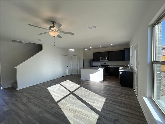 5th image of 2103 Hialeah Dr