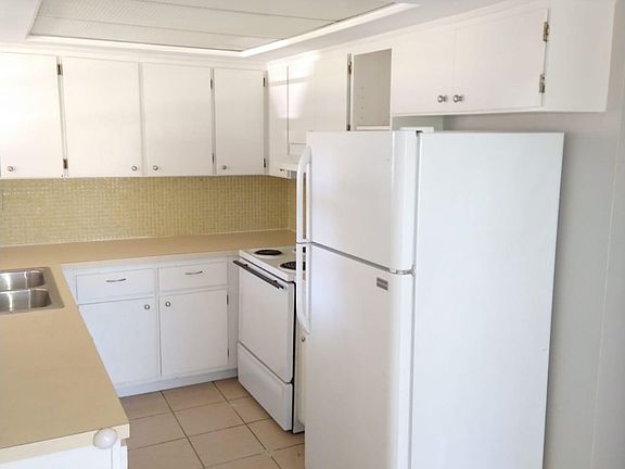 4th image of 3018 Catherine Dr