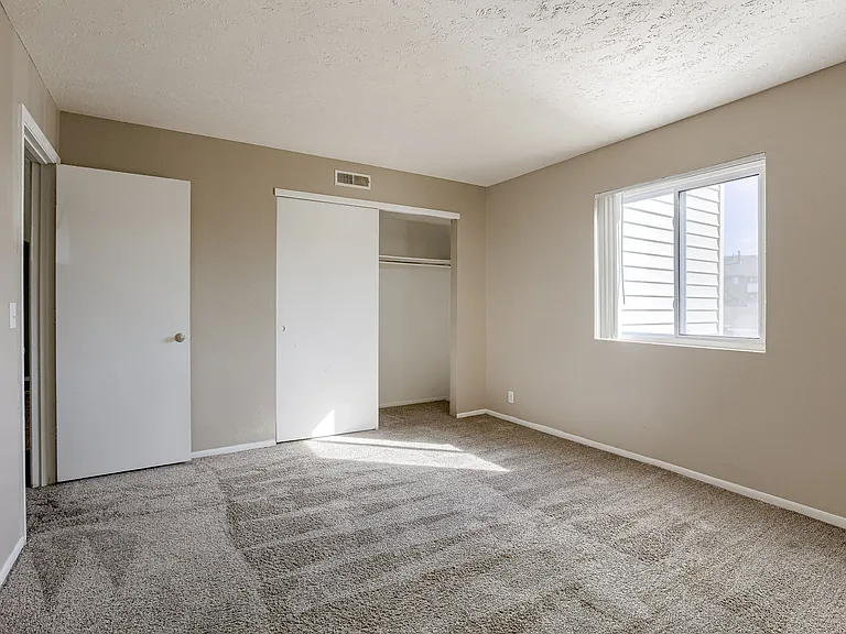 Omaha, NE Evergreen Terrace Apartments | 11A | Bedroom