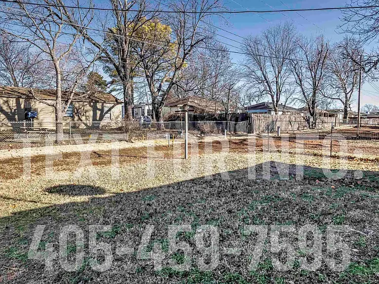 1685 W Jones Ave — Photo 22