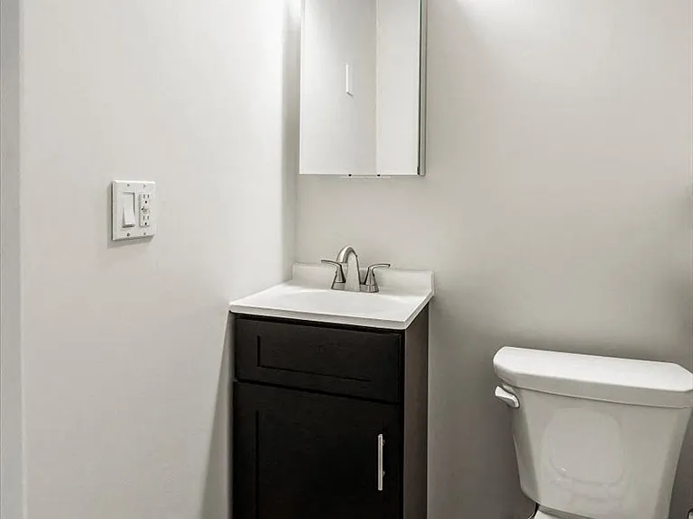 Scotland Park Townhomes — Photo 27