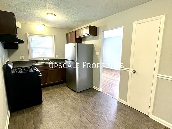 3rd image of 1433 Huntsville Dr #A