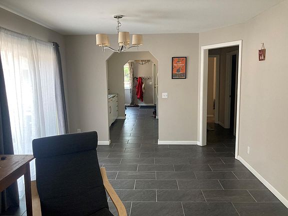 3rd image of 2321 Quincy St NE #1