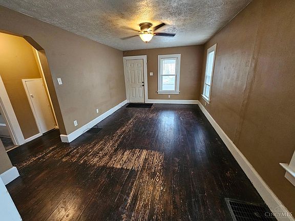 3rd image of 42 N River St
