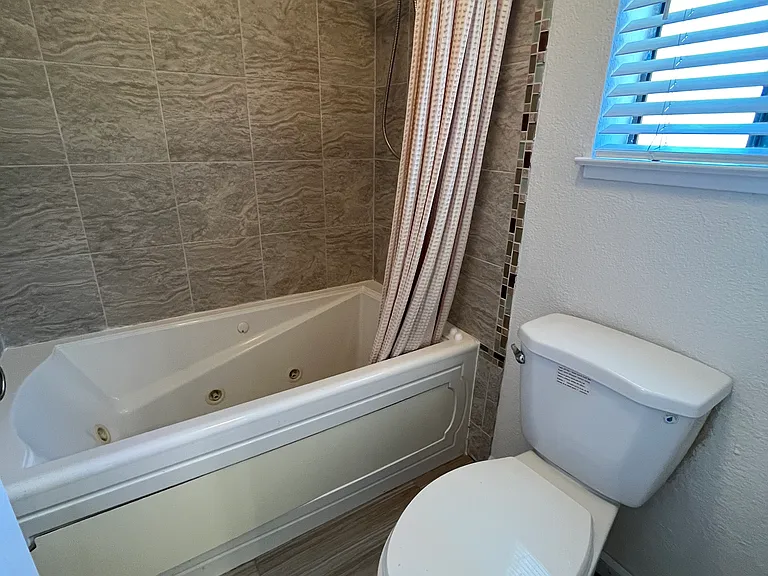 270 Riverview Dr — Photo 15