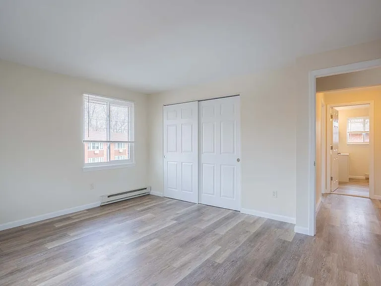 Ridgeway Garden Apartments — Photo 11