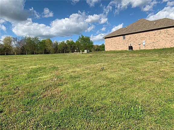 3rd image of 522 Oxen Ln