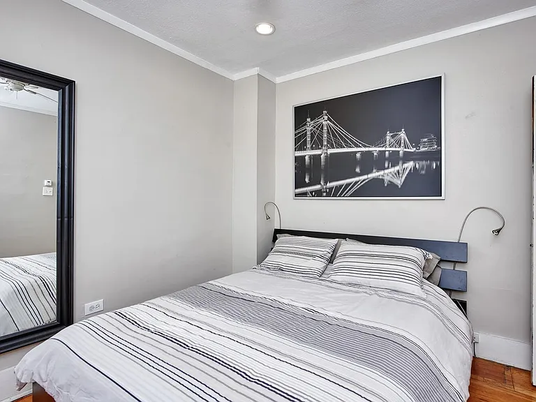 2308 Grape St — Photo 14