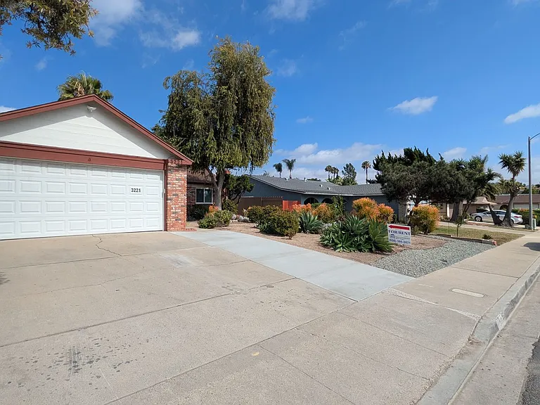 3221 Lemon Ln — Photo 35