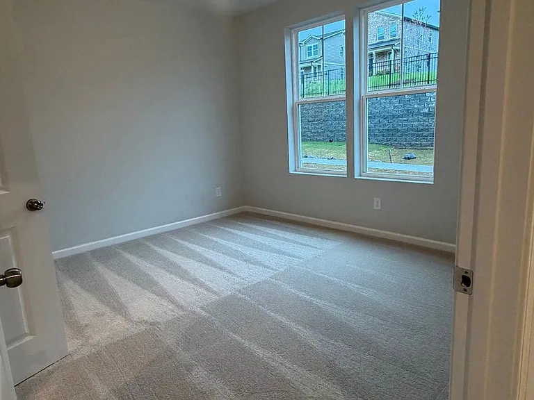 652 Devon Aly — Photo 12