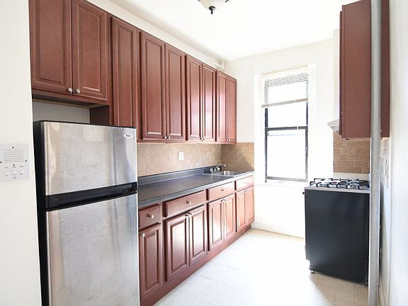 3rd image of 610 W 141st St APT 3F