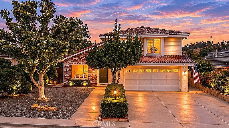 1st image of 44 Rolling Hills Dr