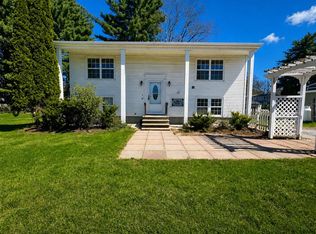 5 Meadow Ln #7, Suncook, NH 03275