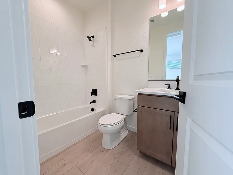 4050 Ascend Grv — Photo 13