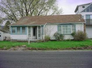 9 E Highland St, Avis, PA 17721