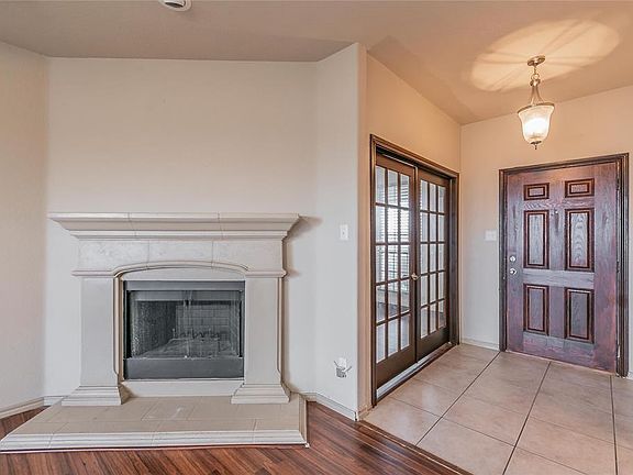 3rd image of 1104 Sunderland Ln