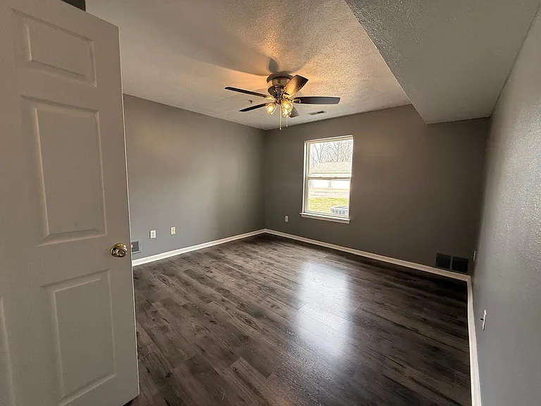 1401 Millbrook Trl — Photo 7