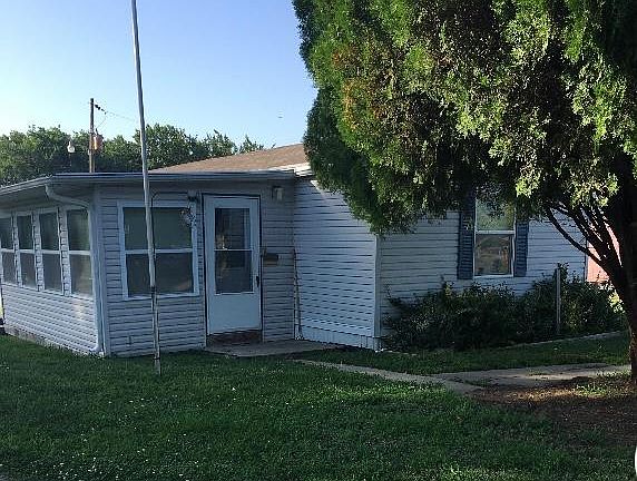 2nd image of 2614 Miller Dr
