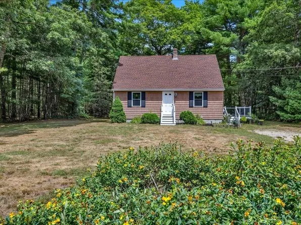37 Riverview Dr, Charlestown, RI 02813