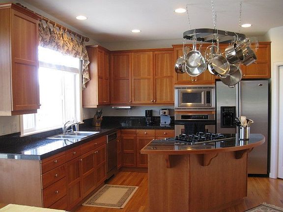 Gourmet kitchen