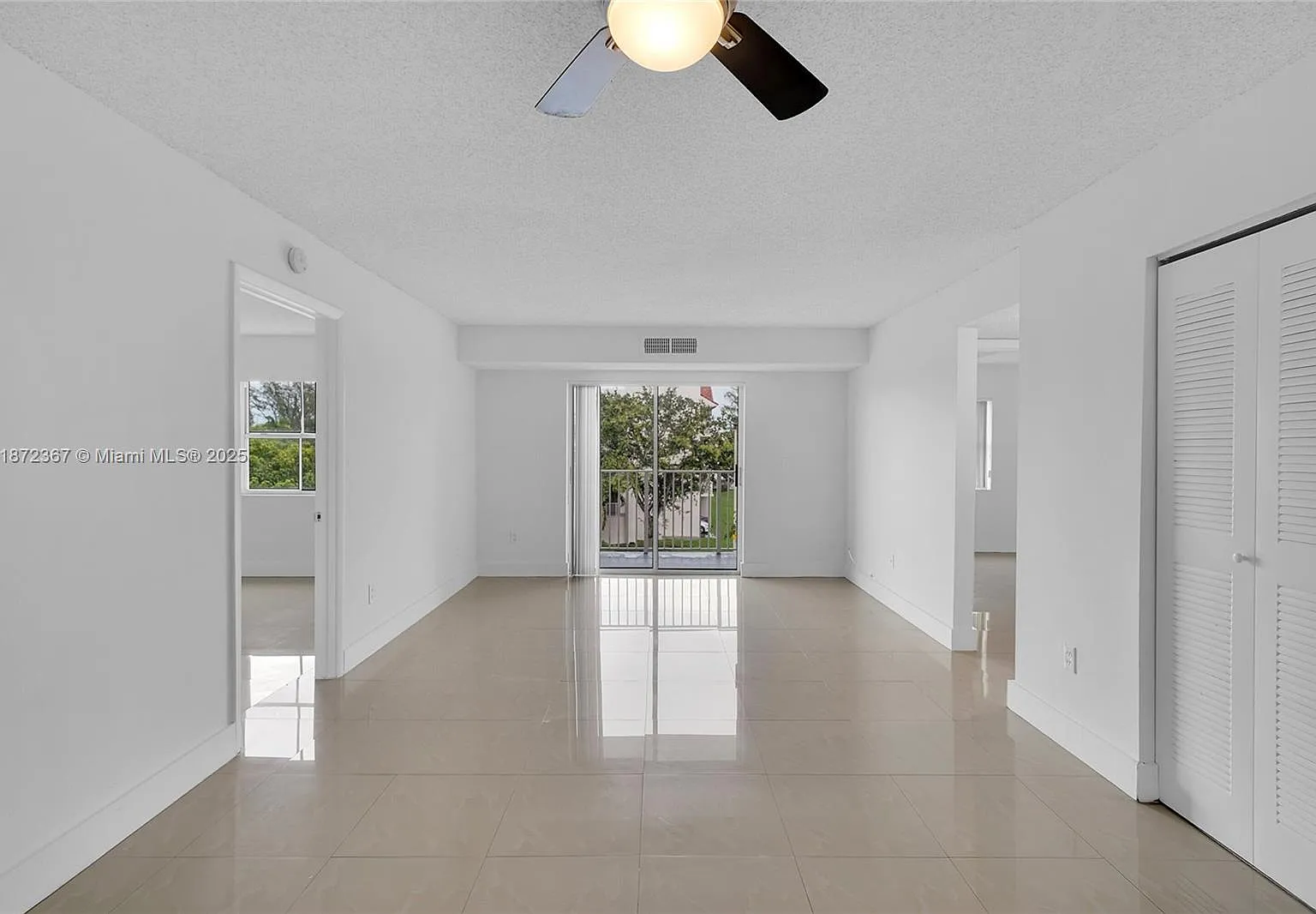 Saga Bay Gardens Condo — Photo 4