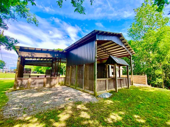 430 Old Ferry Rd, Adamsville, TN 38310