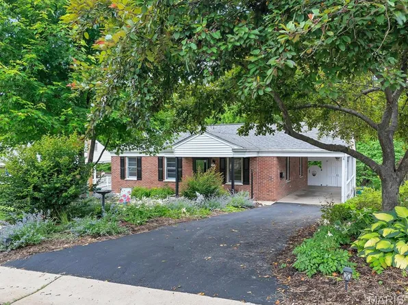 41 Chestnut Hill Ln, Saint Louis, MO 63119