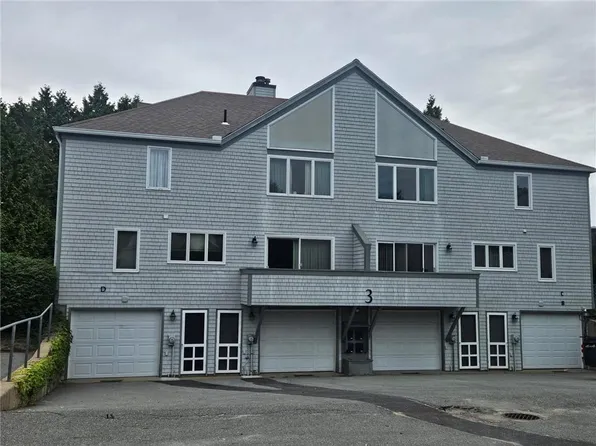 421 Bellevue Ave APT 3B, Newport, RI 02840