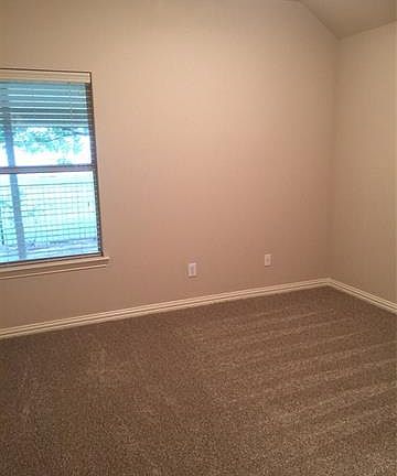 2nd image of 939 Lexington Dr