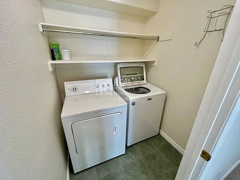 818 S Terry St #B9 — Photo 10