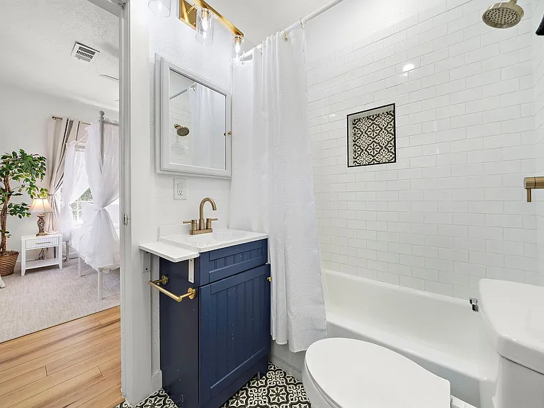 3901 Dallas St #D — Photo 13