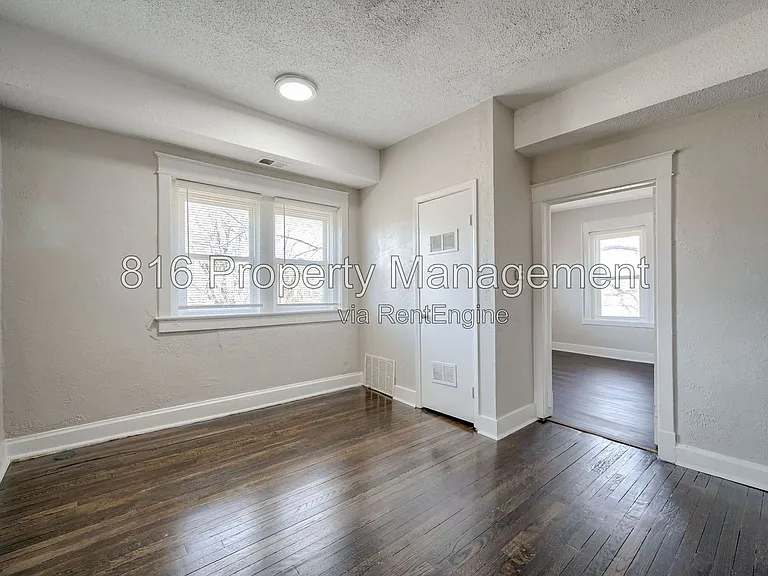 2416 E 22nd St #2W — Photo 8