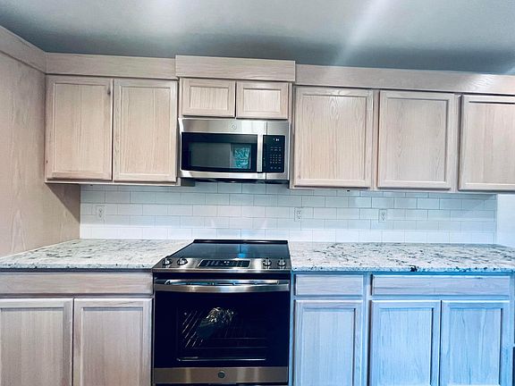 5th image of 1736 Lilac Cir
