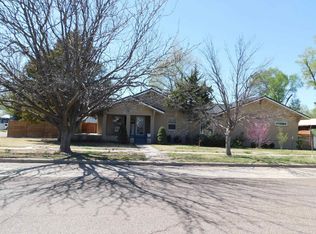 902 N Roosevelt St, Guymon, OK 73942