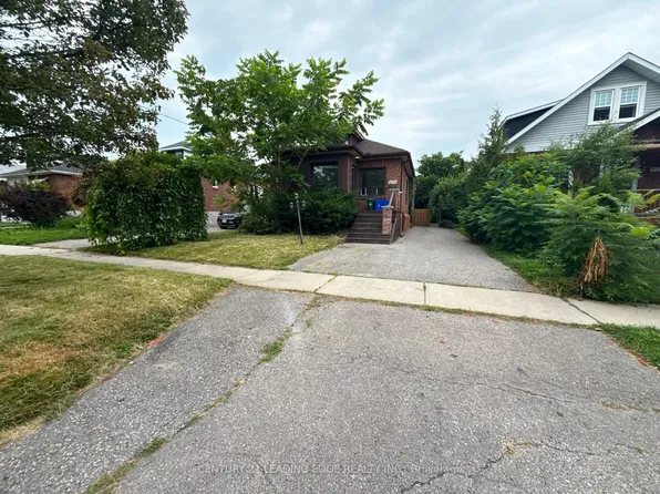 631 Christie Ave, Oshawa, ON L1G 4L8